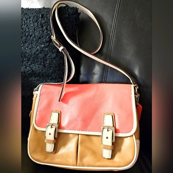 Coach Handbags - Coach Park Colorblock Crossbody Flap Bag F23383 EUC